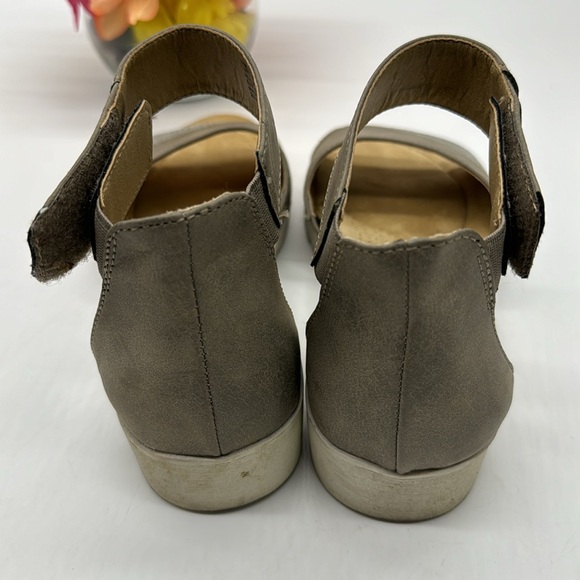 Earth Spirit Gray Silver Ankle Strap Sandals Size 8.5 MCS6915L - Picture 3 of 7